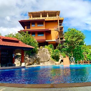 Sea Breeze Resort